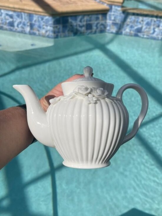 I. Godinger & Co Other - Godinger White Ceramic Floral Teapot Cottage Chic Decor